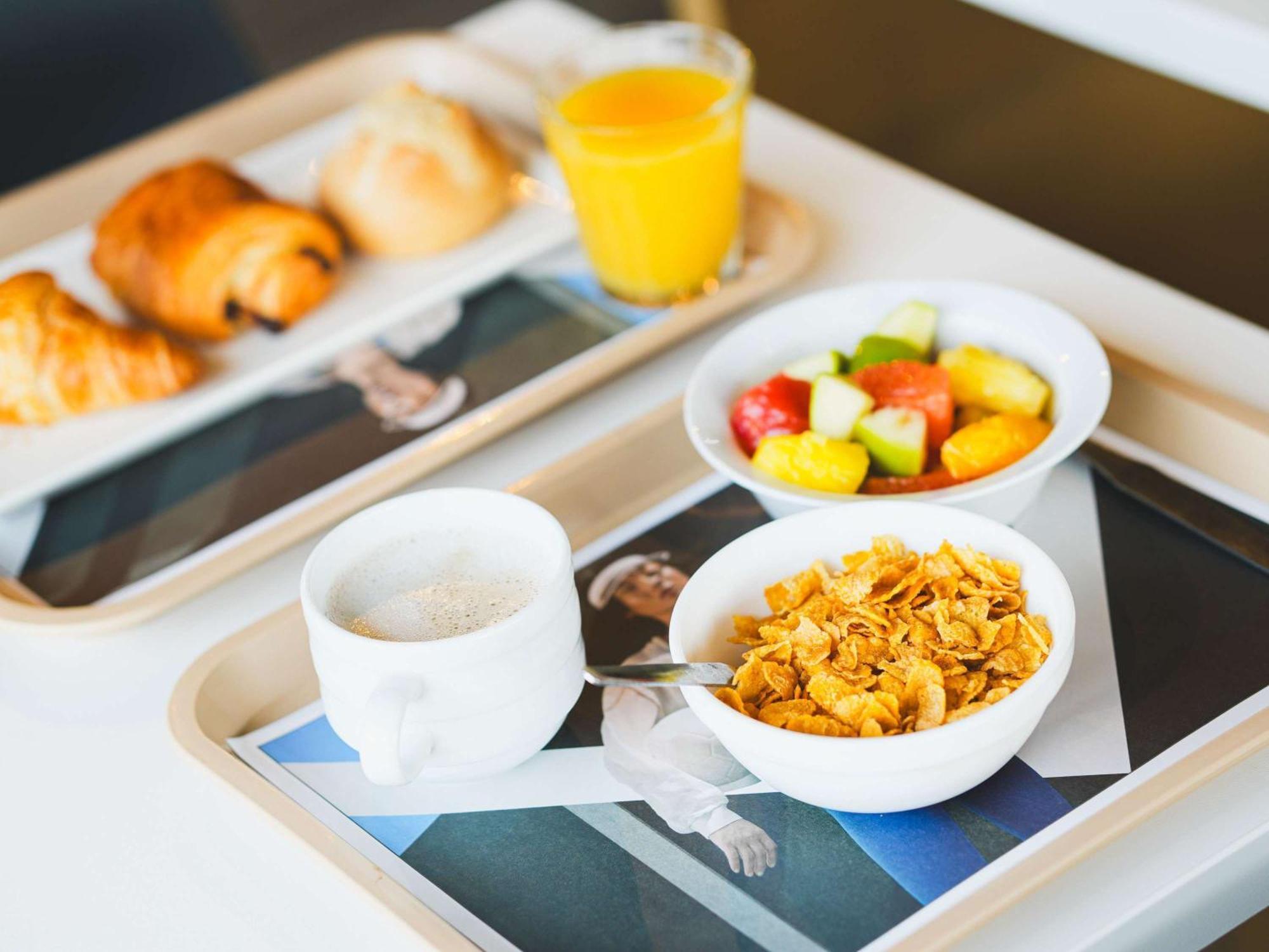Ibis Budget Caen Porte De Bretagne Bretteville-sur-Odon Kültér fotó