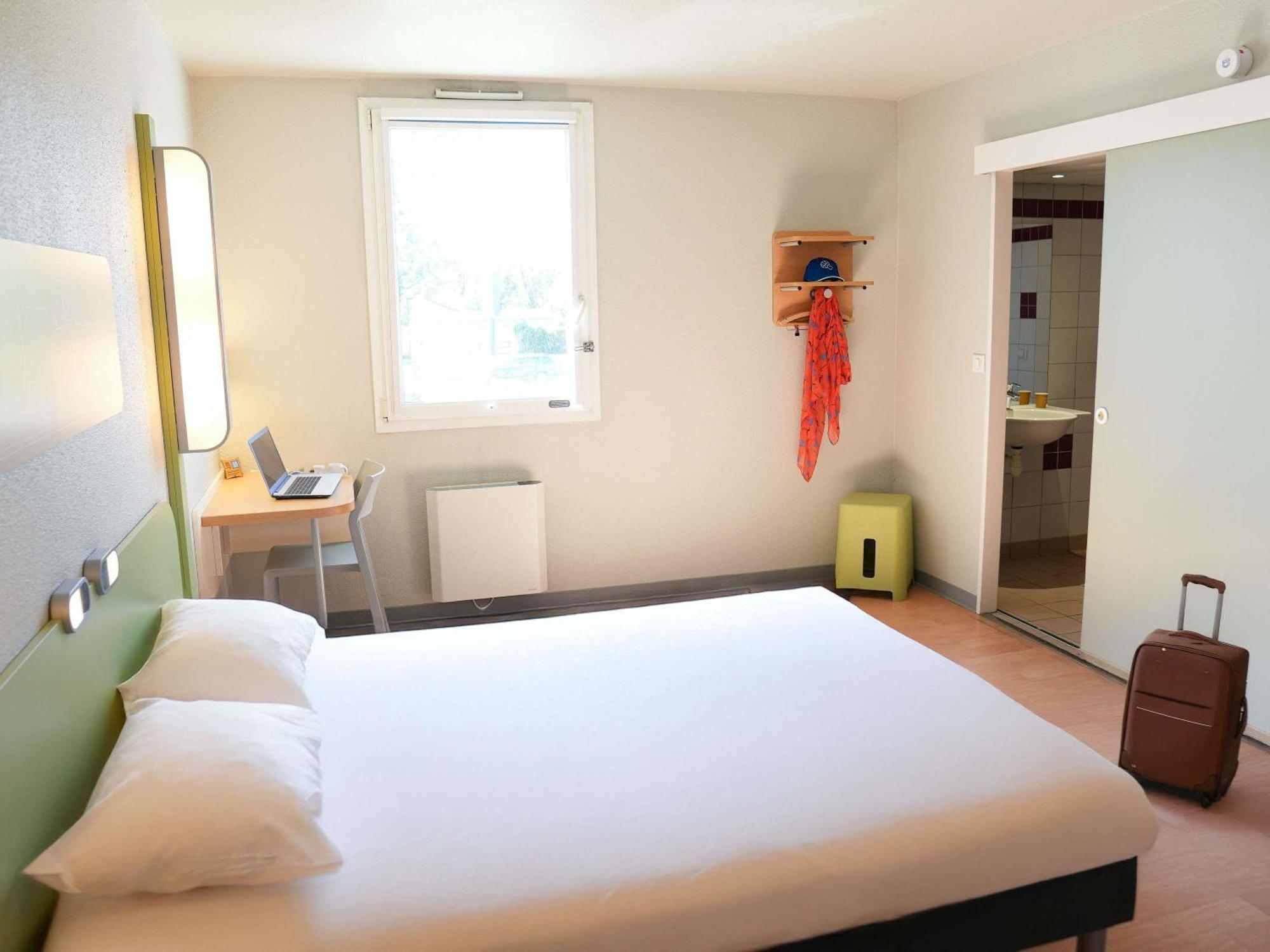 Ibis Budget Caen Porte De Bretagne Bretteville-sur-Odon Kültér fotó