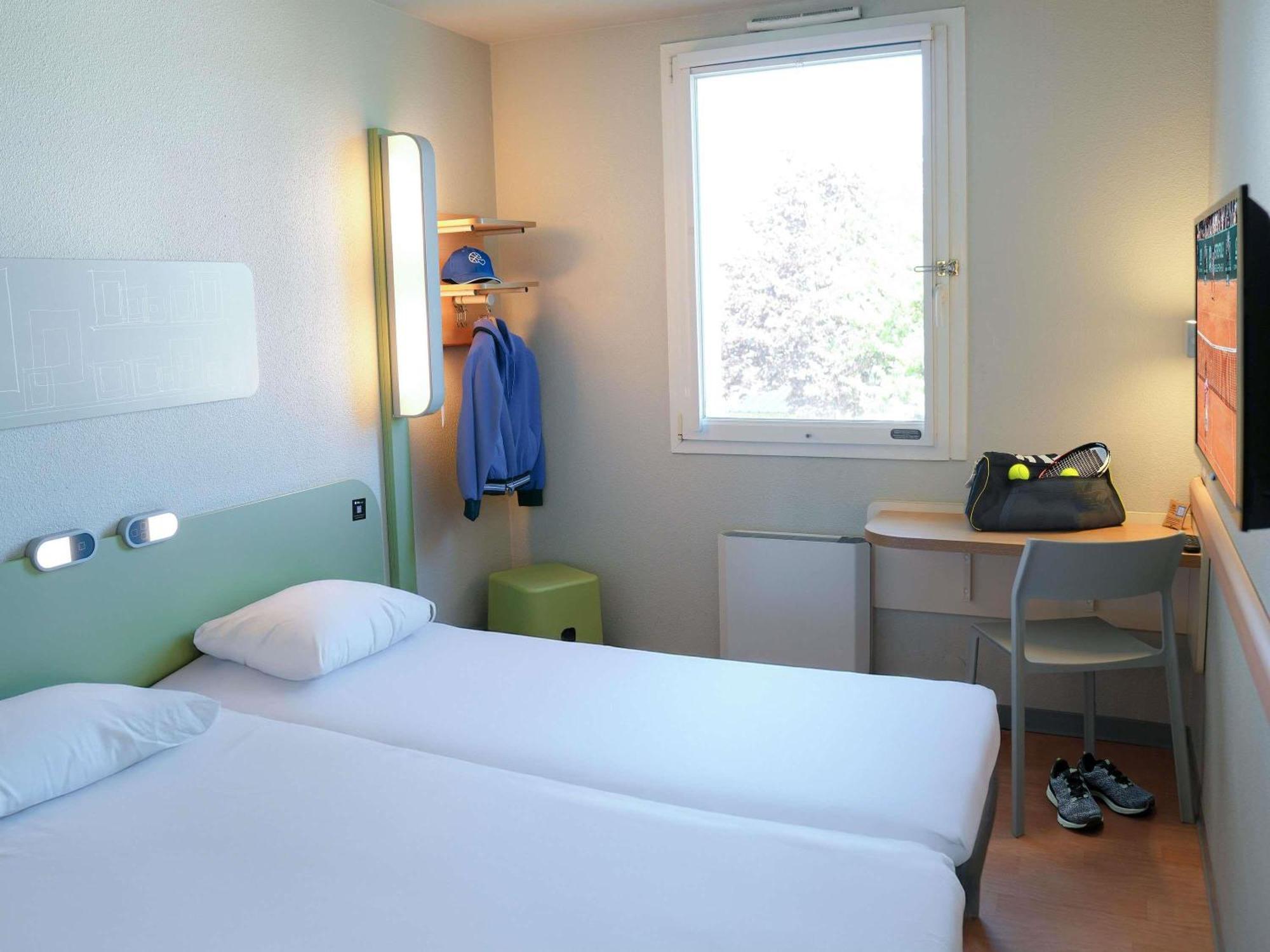 Ibis Budget Caen Porte De Bretagne Bretteville-sur-Odon Kültér fotó